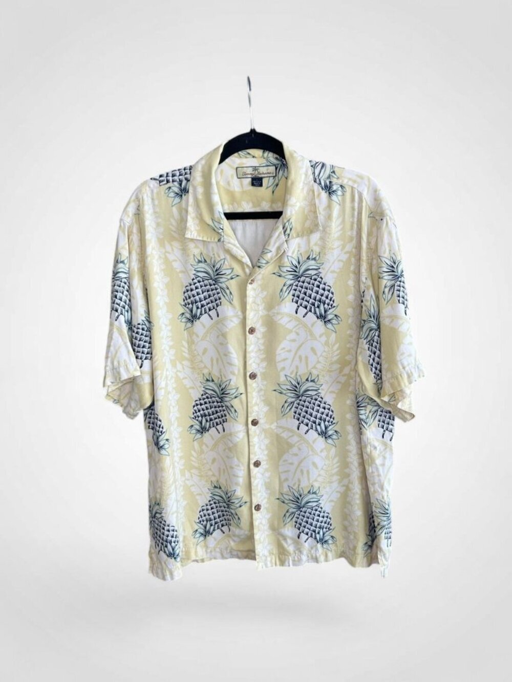 Tommy Bahama Hawaiian Shirt 100% Silk Pineapple Floral Loop Collar Size Large